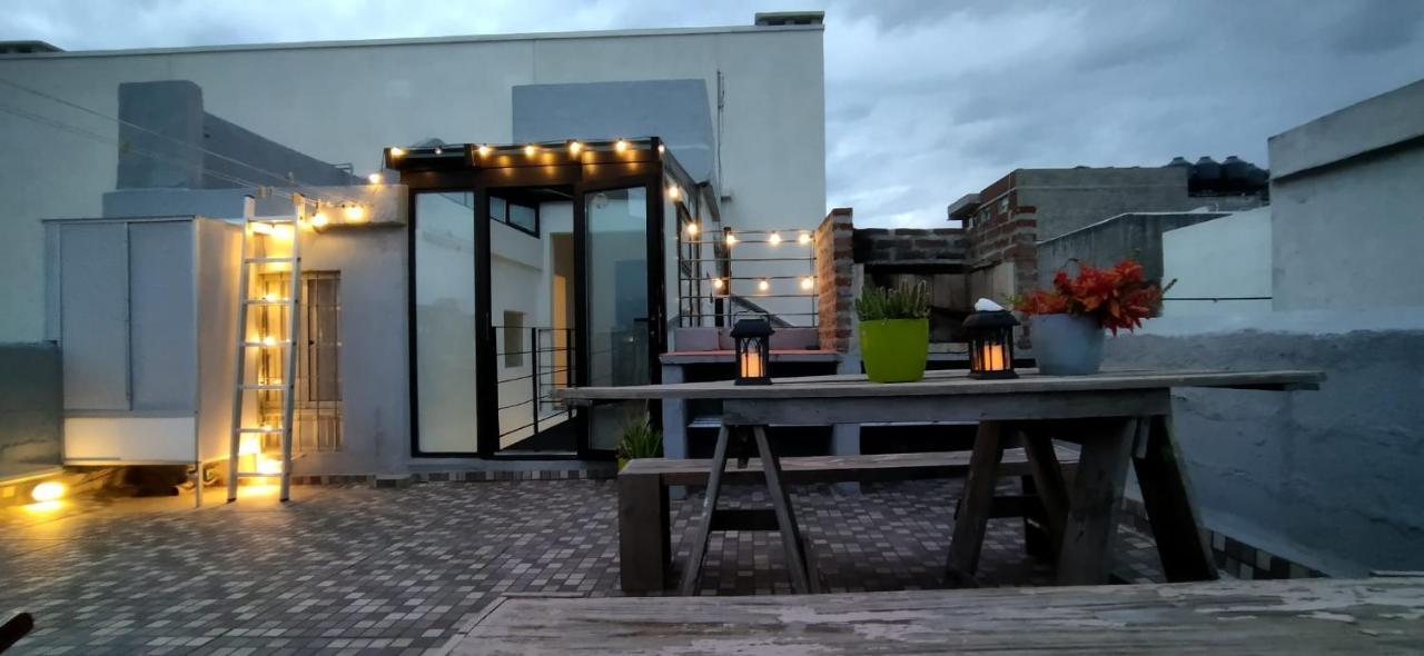 House With Large Terrace, Jacuzzi And Gated Parking For One Car Villa Montevideo Ngoại thất bức ảnh