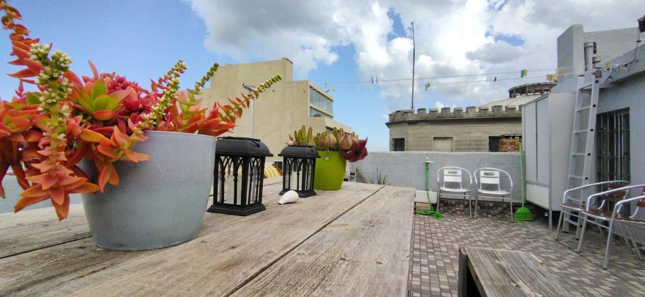 House With Large Terrace, Jacuzzi And Gated Parking For One Car Villa Montevideo Ngoại thất bức ảnh